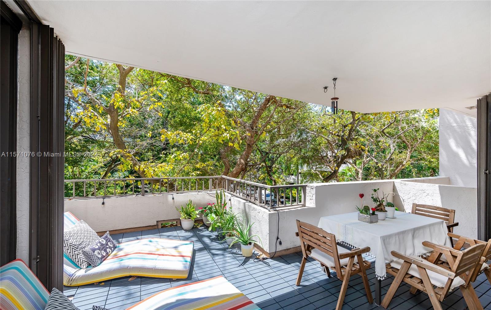 141 Crandon Blvd # 241