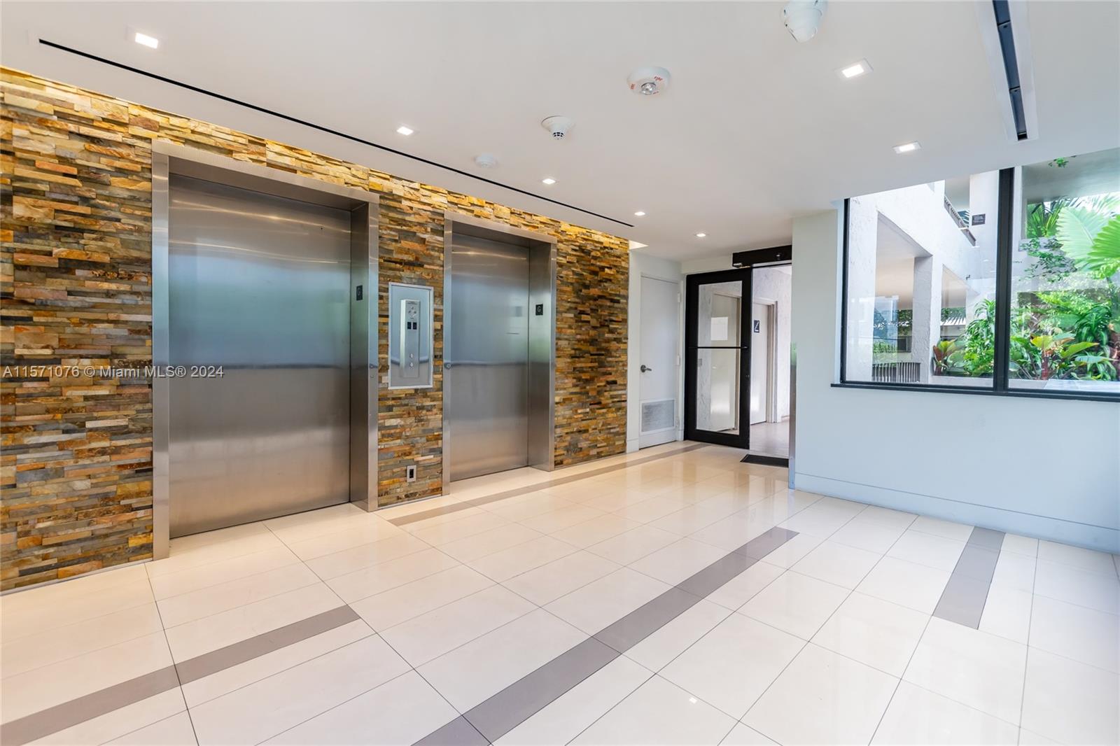 141 Crandon Blvd # 241