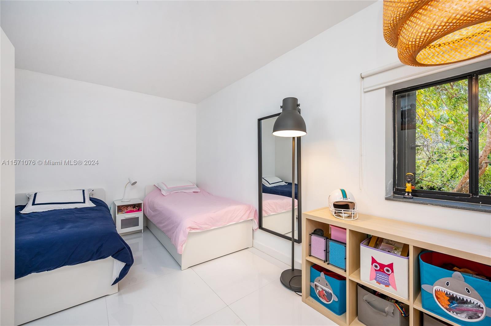 141 Crandon Blvd # 241