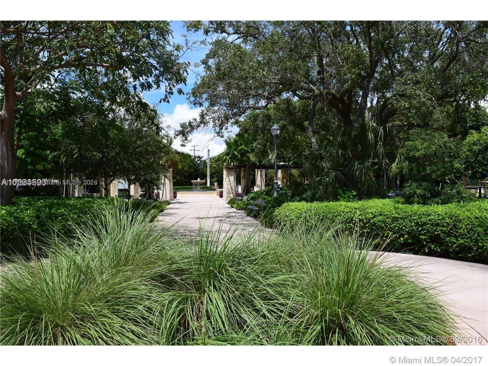 125 Edgewater Dr # 7