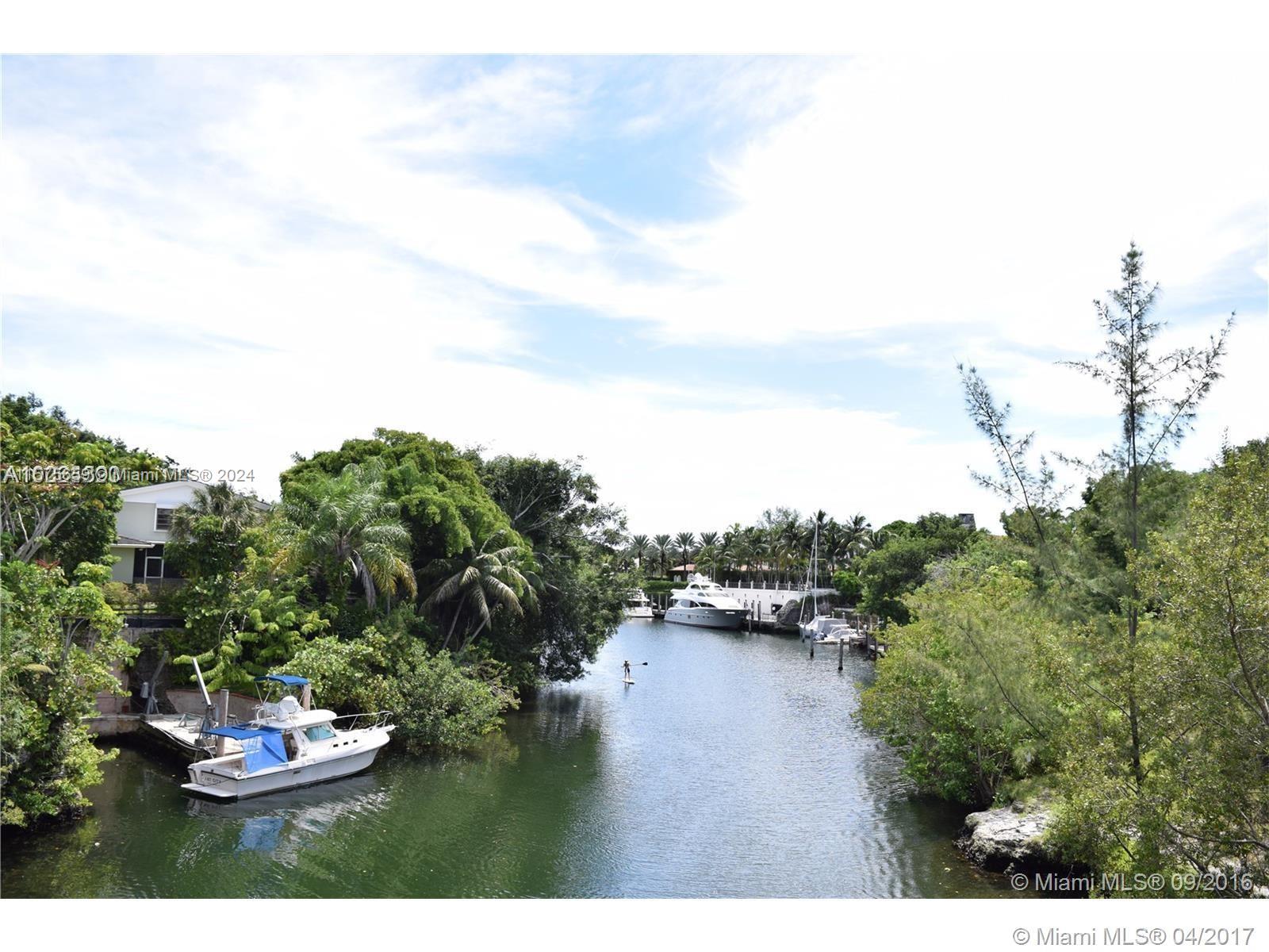 125 Edgewater Dr # 7