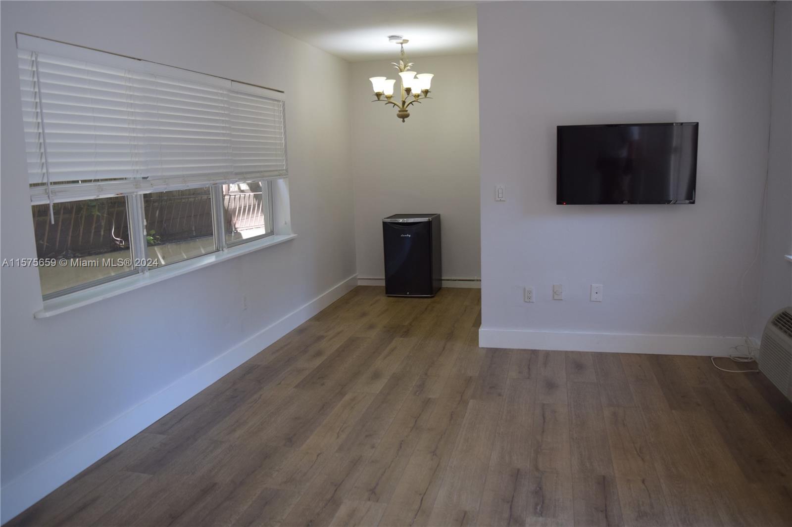 125 Edgewater Dr # 7