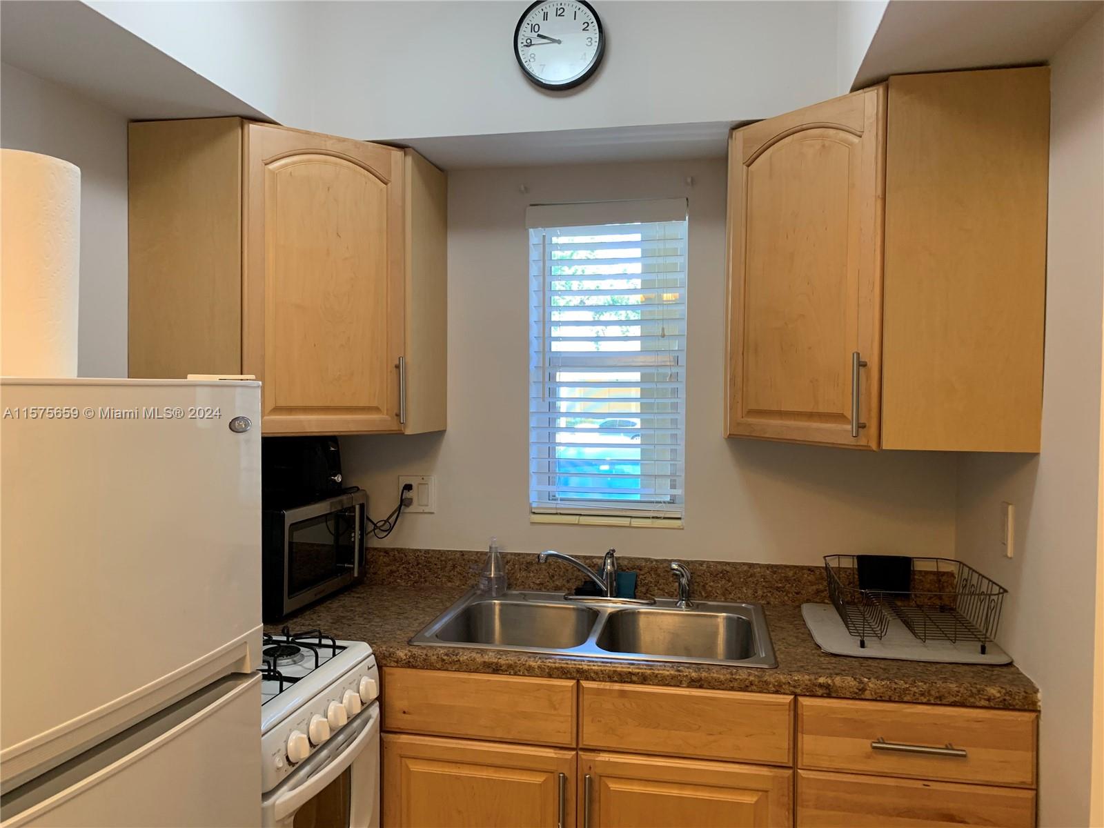 125 Edgewater Dr # 7