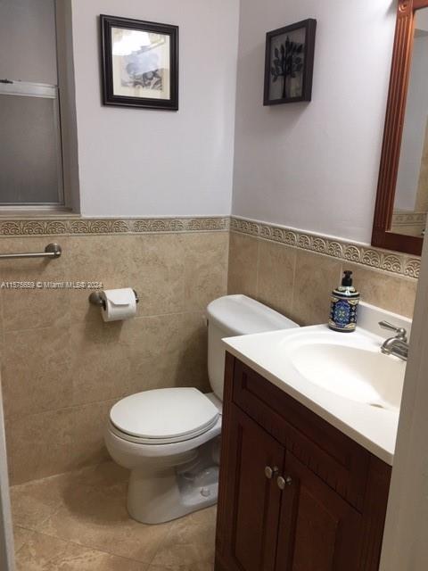 125 Edgewater Dr # 7
