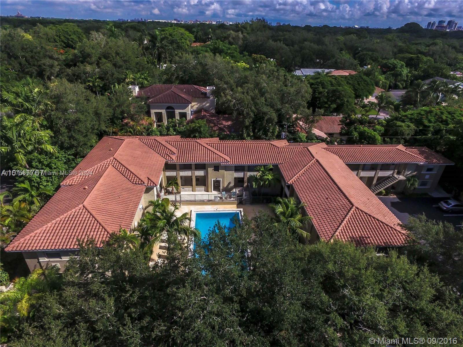 125 Edgewater Dr # 7