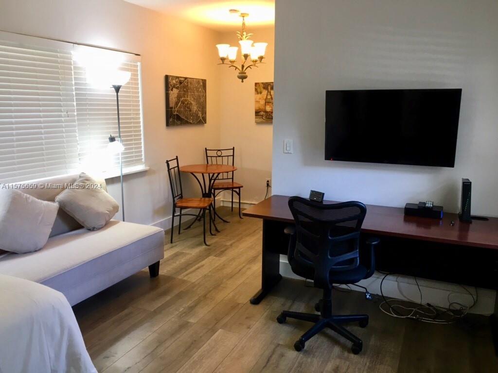 125 Edgewater Dr # 7