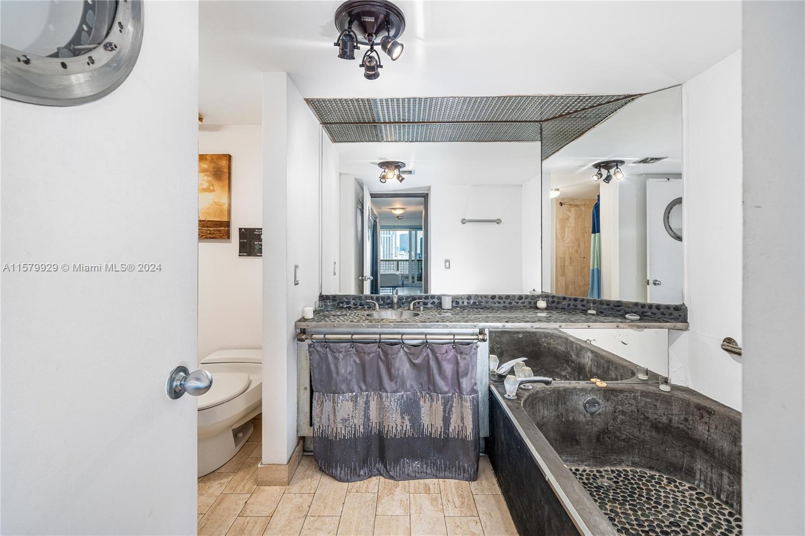 1717 N Bayshore Dr # 1937 Unit: A-1937