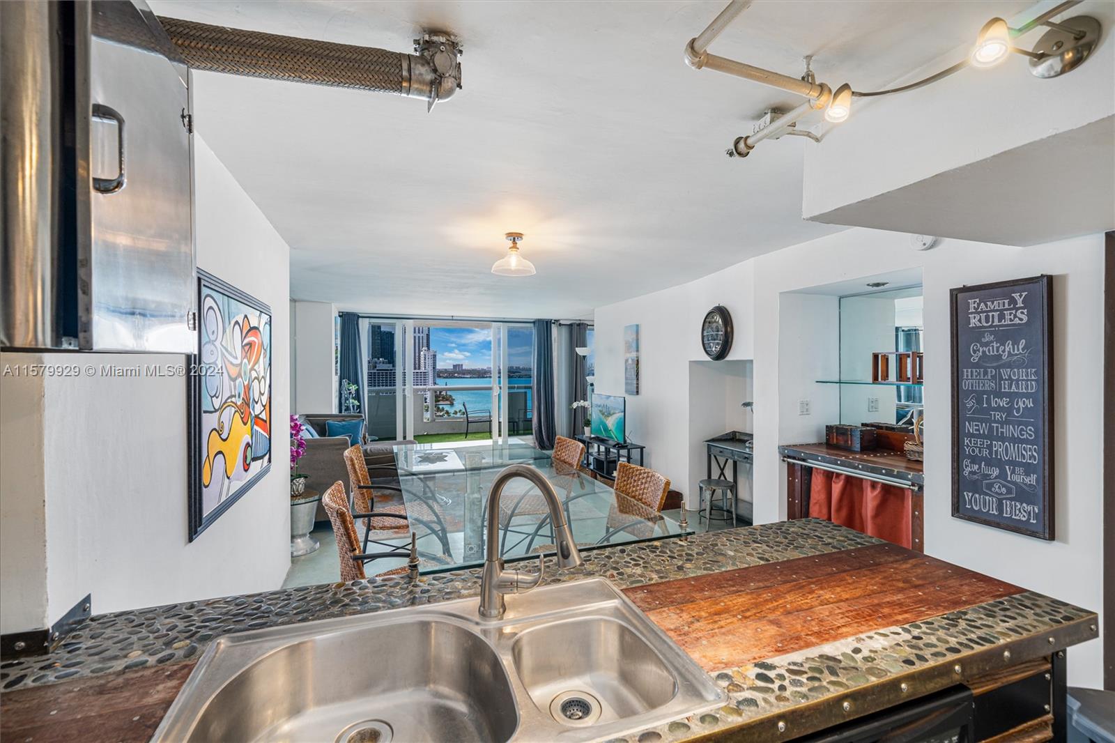 1717 N Bayshore Dr # 1937 Unit: A-1937