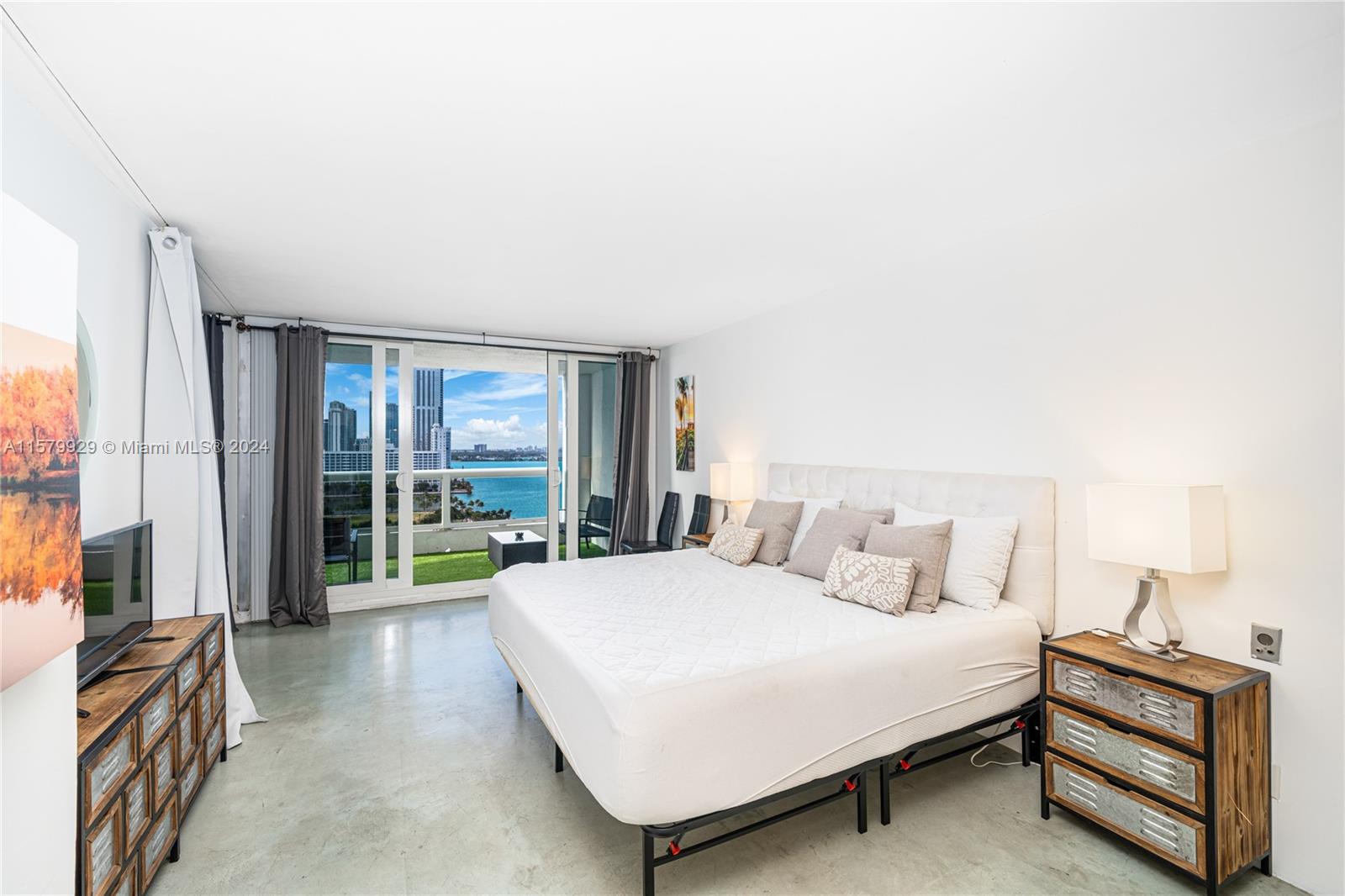 1717 N Bayshore Dr # 1937 Unit: A-1937