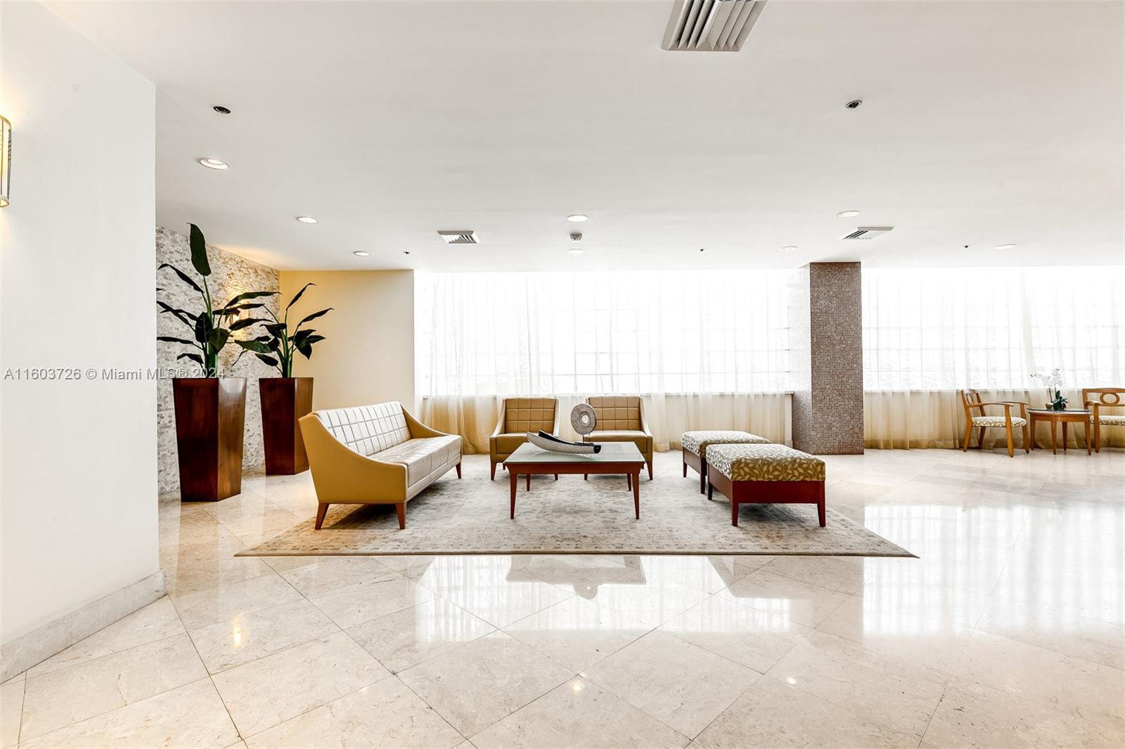6767 Collins Ave # 1804