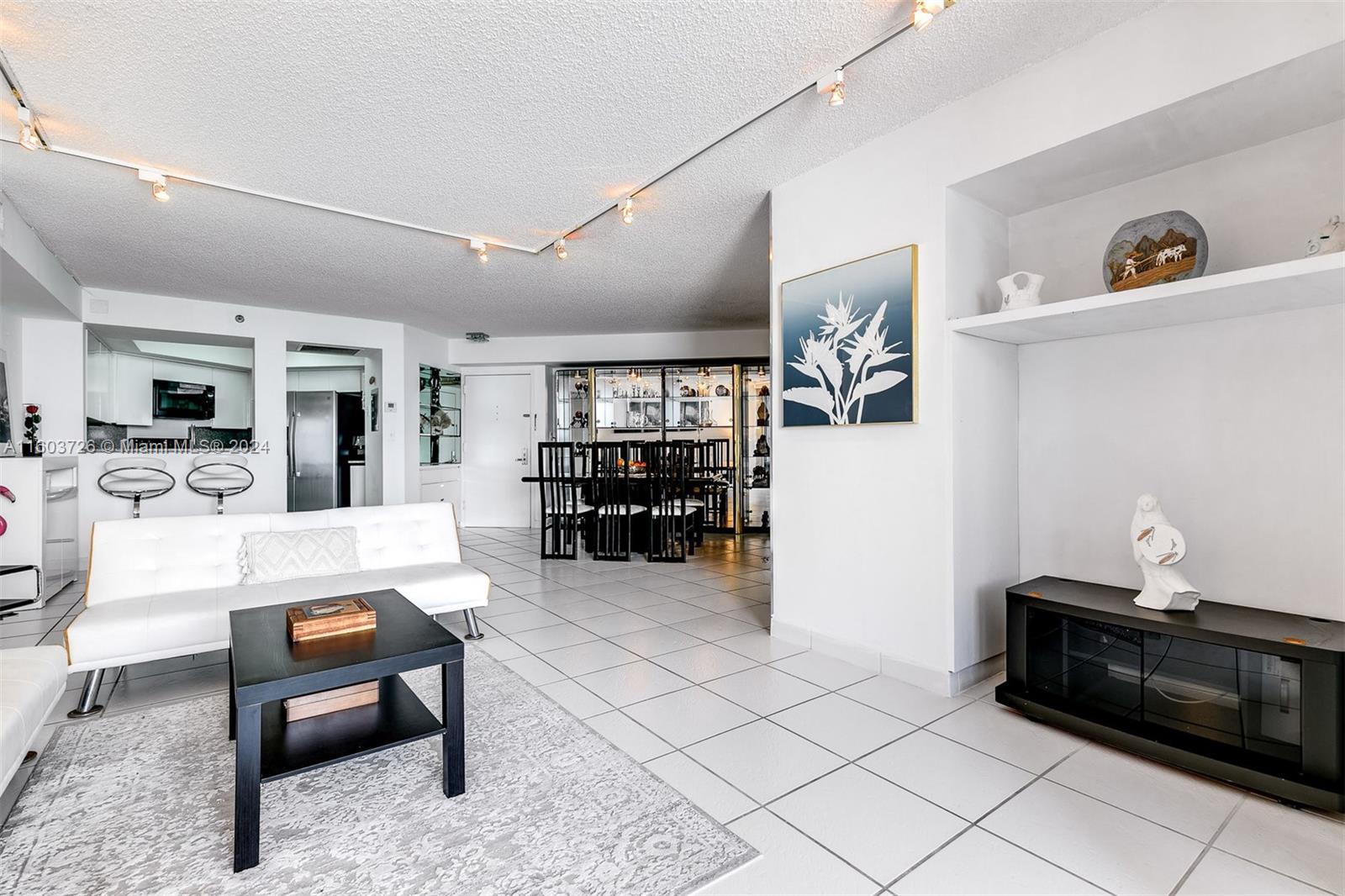 6767 Collins Ave # 1804