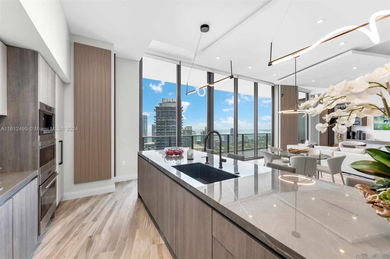 801 S Miami Ave Unit: LPH 5602