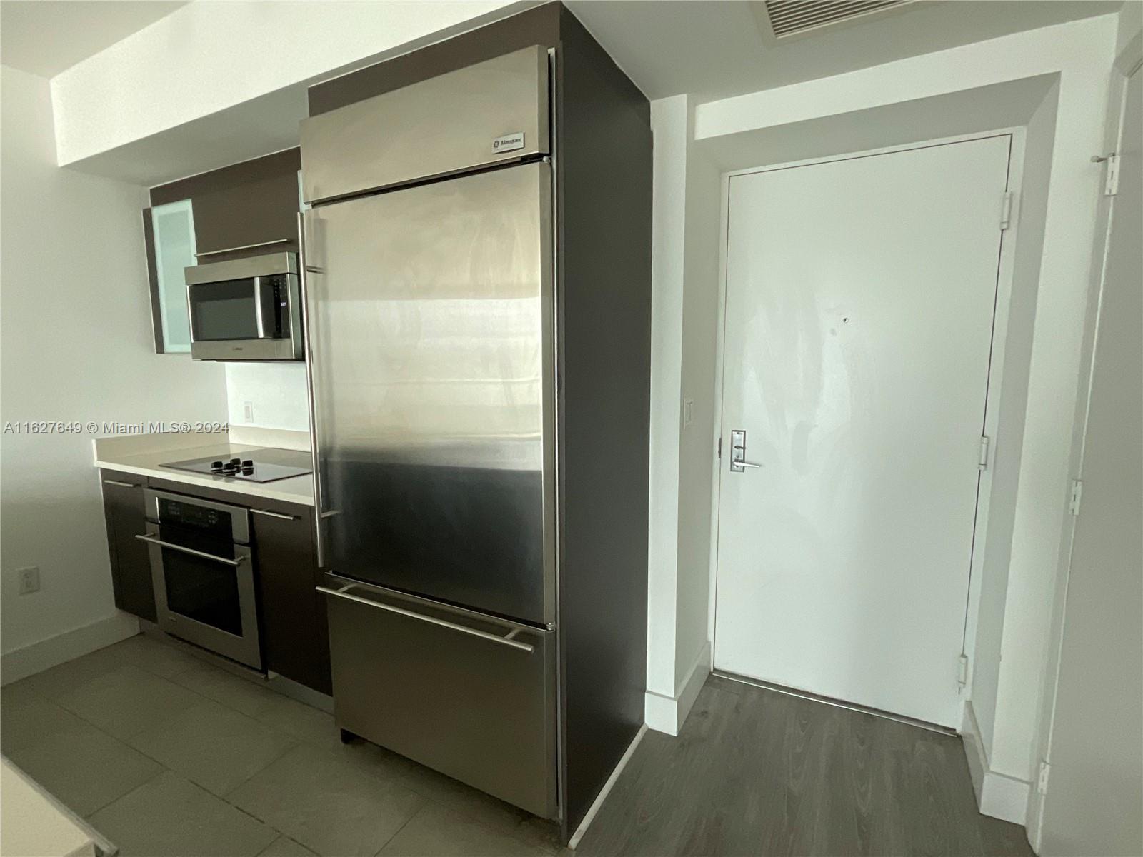 55 SE 6th St # 3704