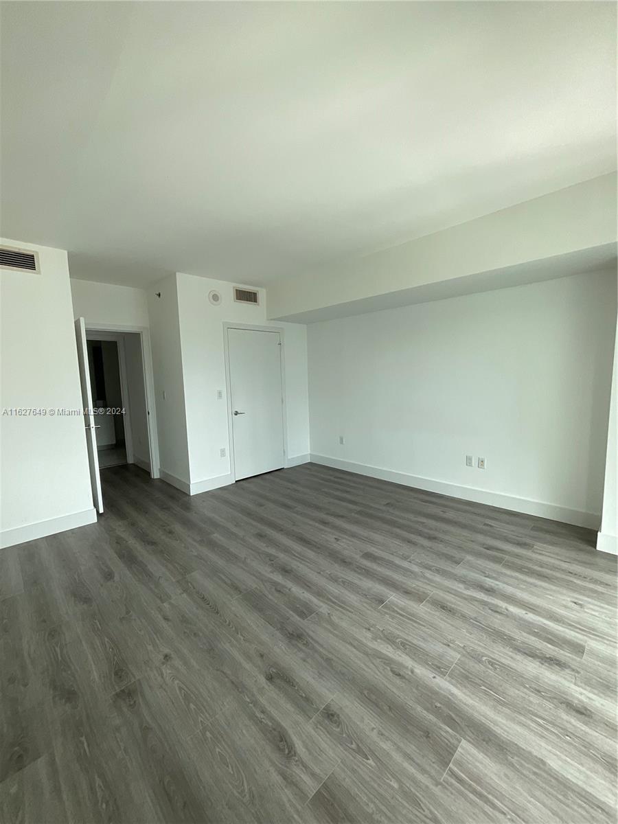 55 SE 6th St # 3704