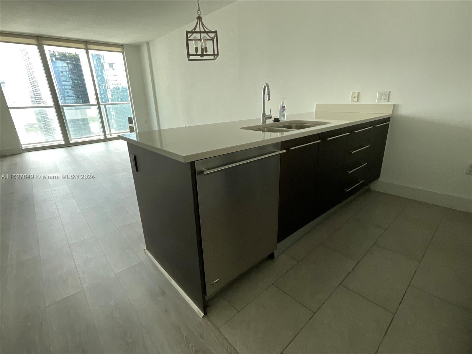 55 SE 6th St # 3704