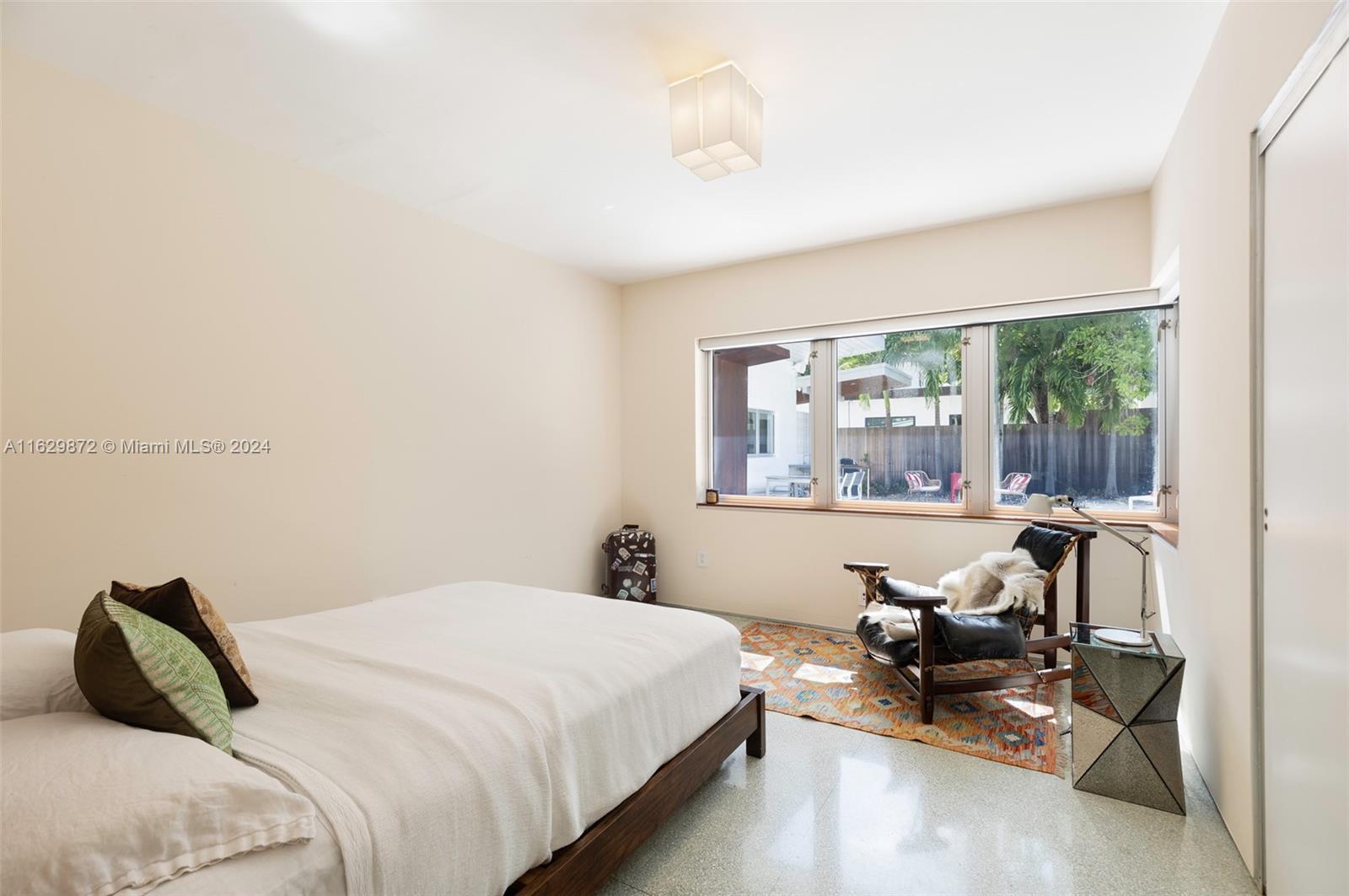 670 NE 50th Ter