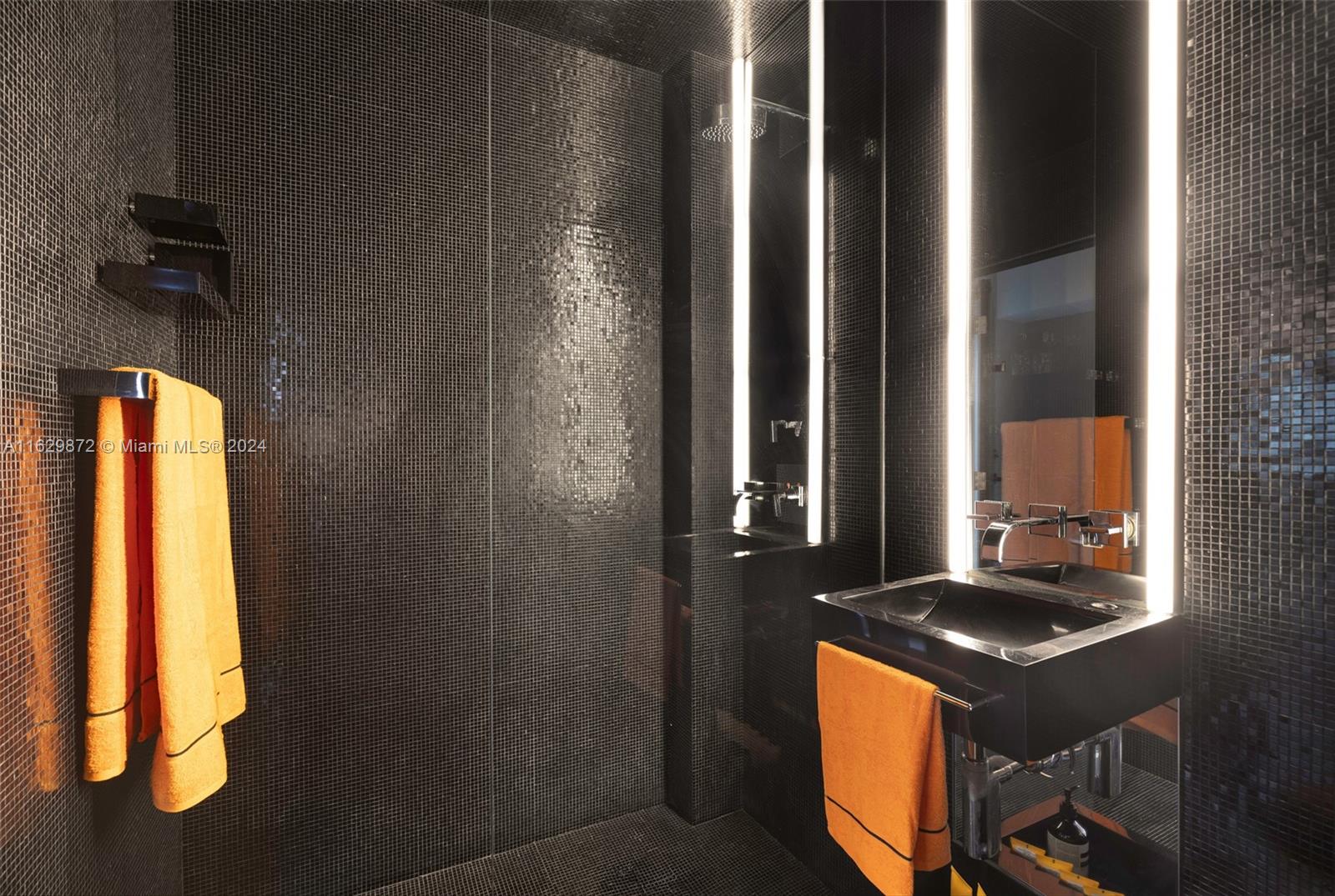 670 NE 50th Ter