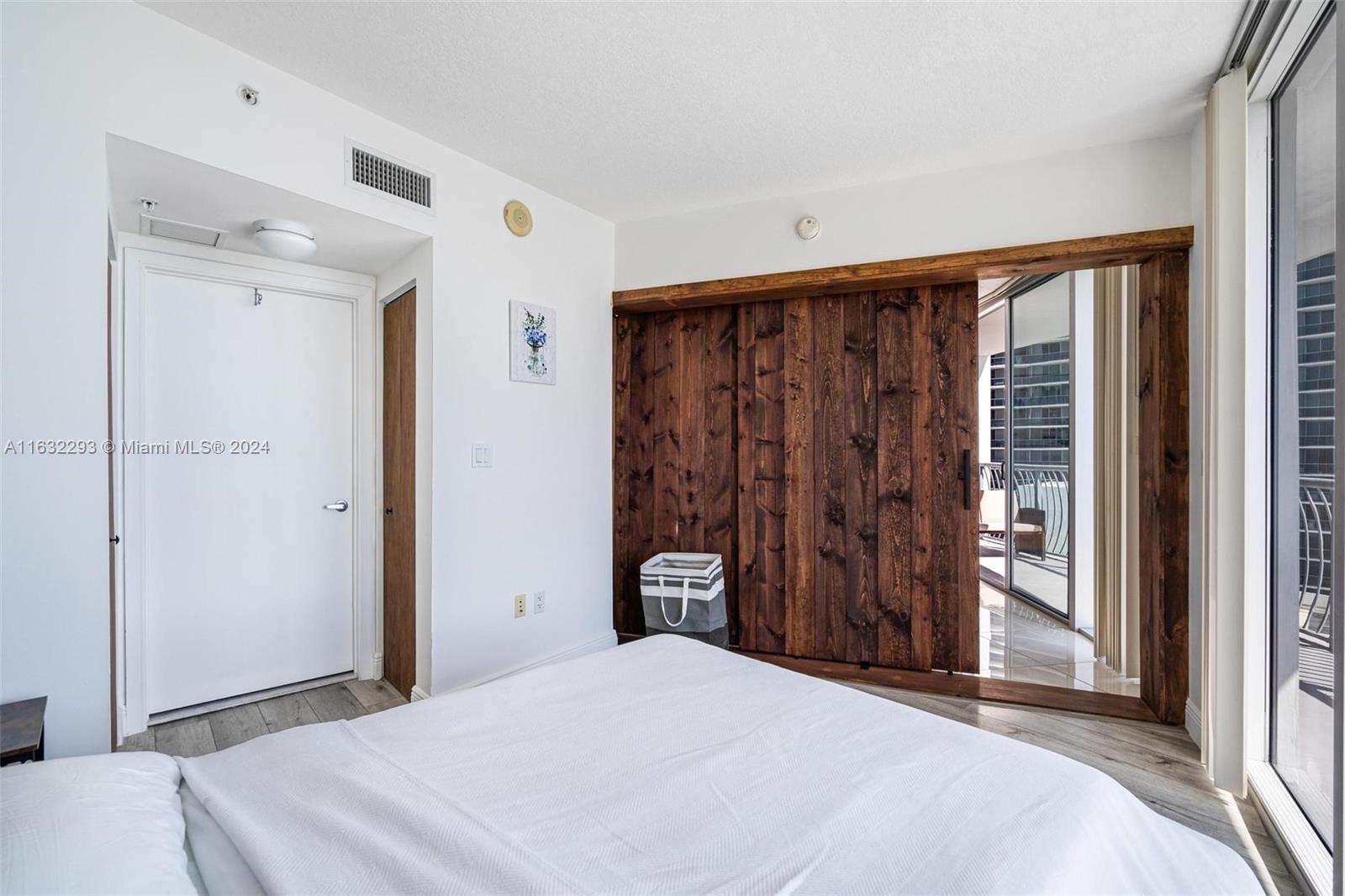 1750 N Bayshore Dr # 42