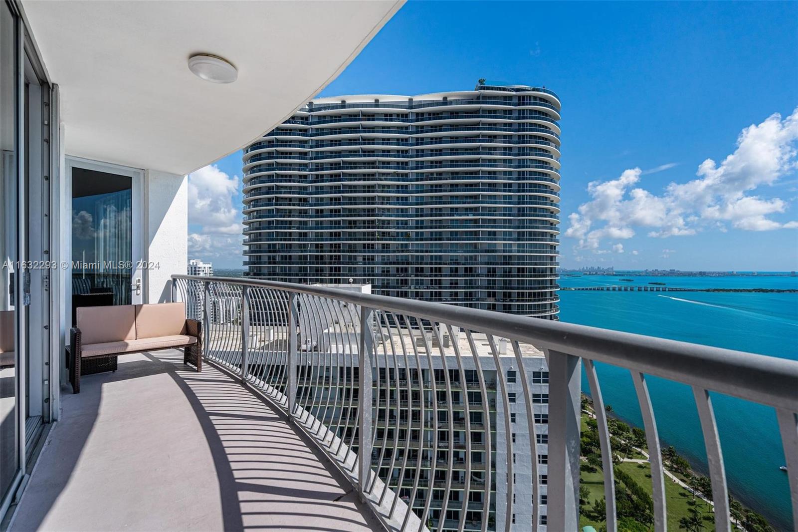 1750 N Bayshore Dr # 42