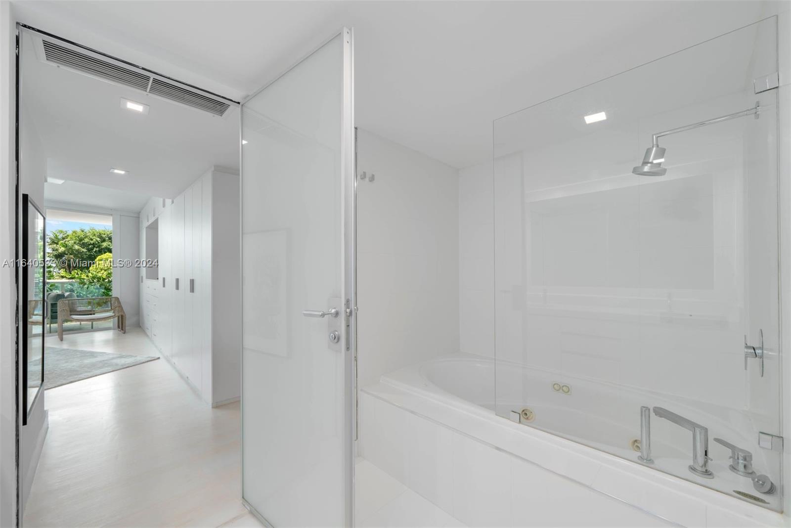 2127 Brickell Ave # 606