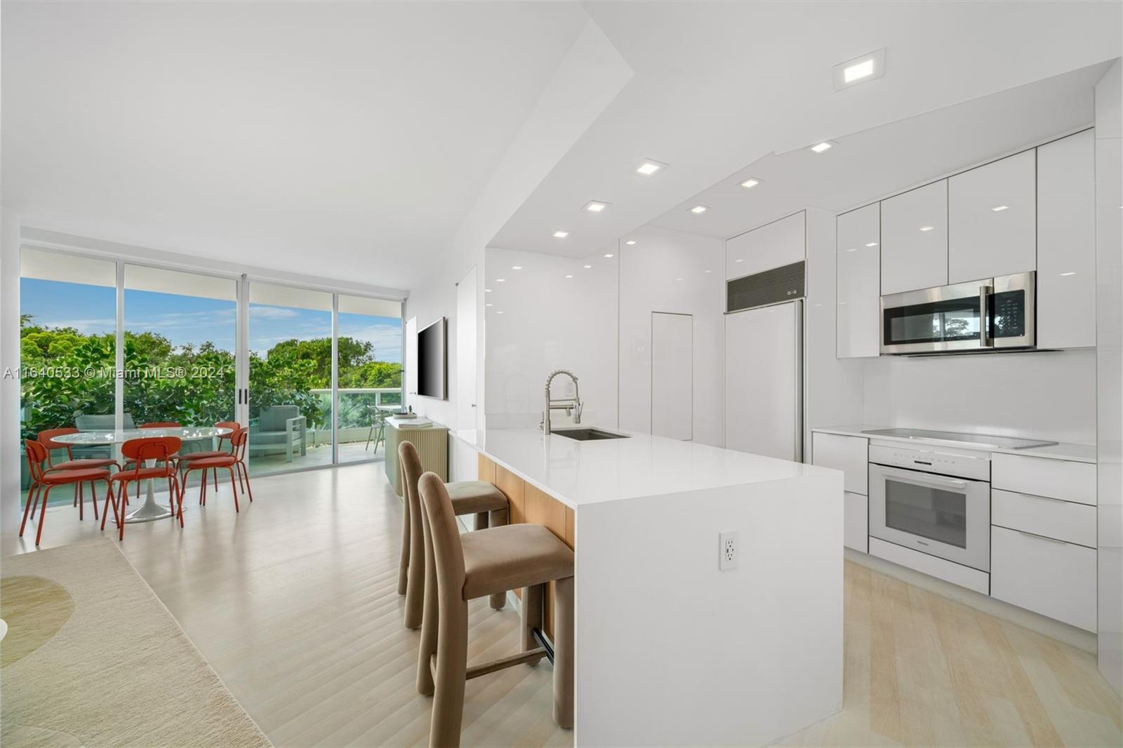 2127 Brickell Ave # 606