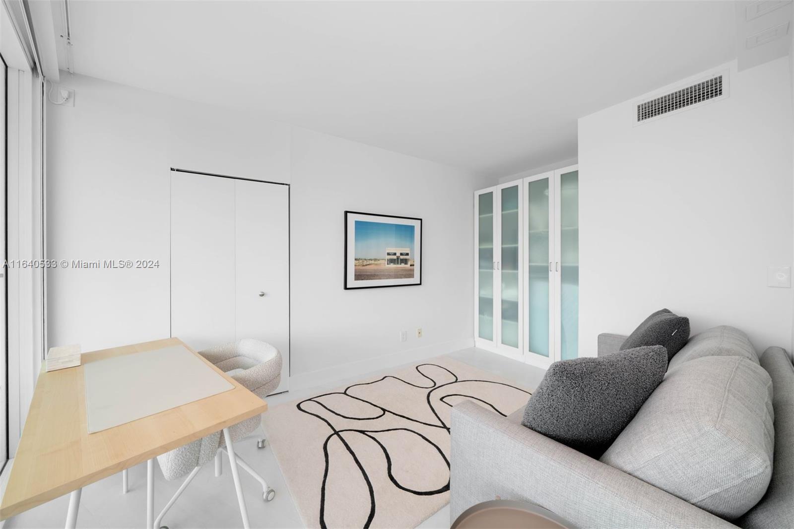 2127 Brickell Ave # 606