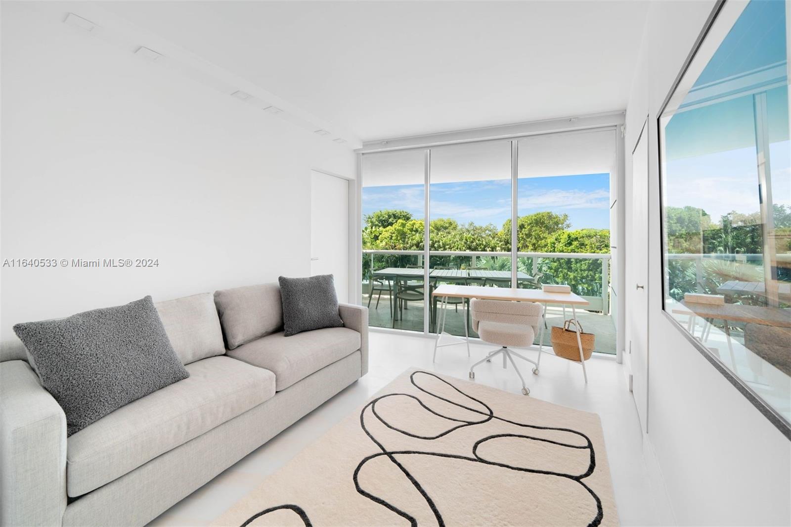 2127 Brickell Ave # 606