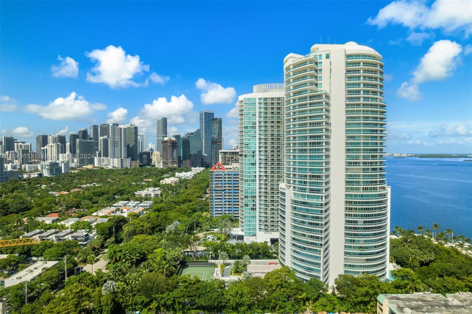 2127 Brickell Ave # 606