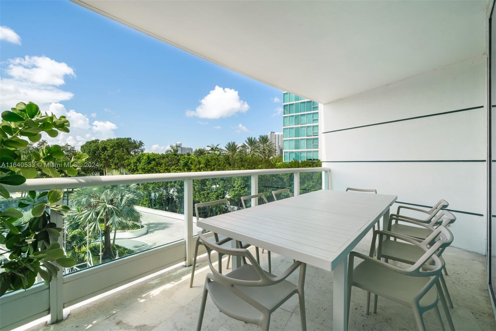 2127 Brickell Ave # 606
