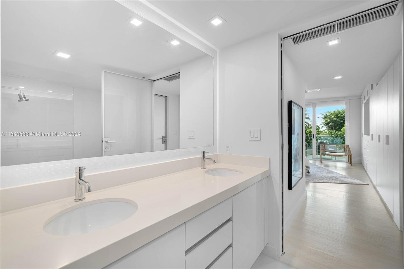 2127 Brickell Ave # 606