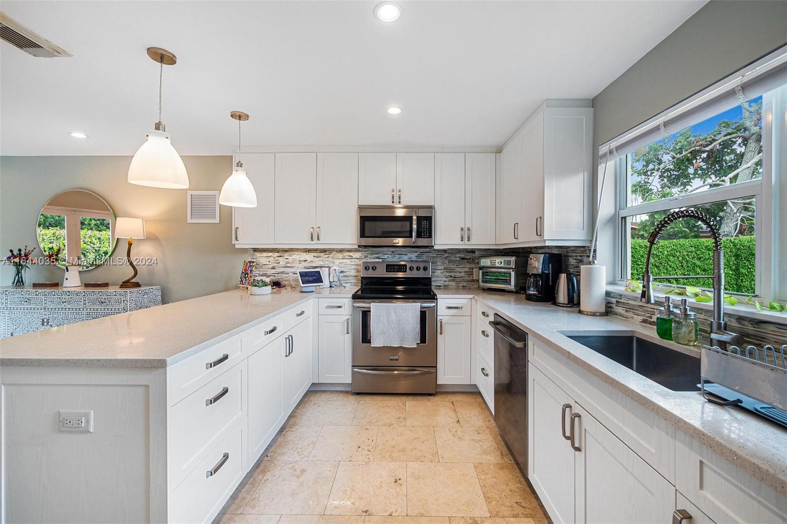 3142 SW 65th Ave
