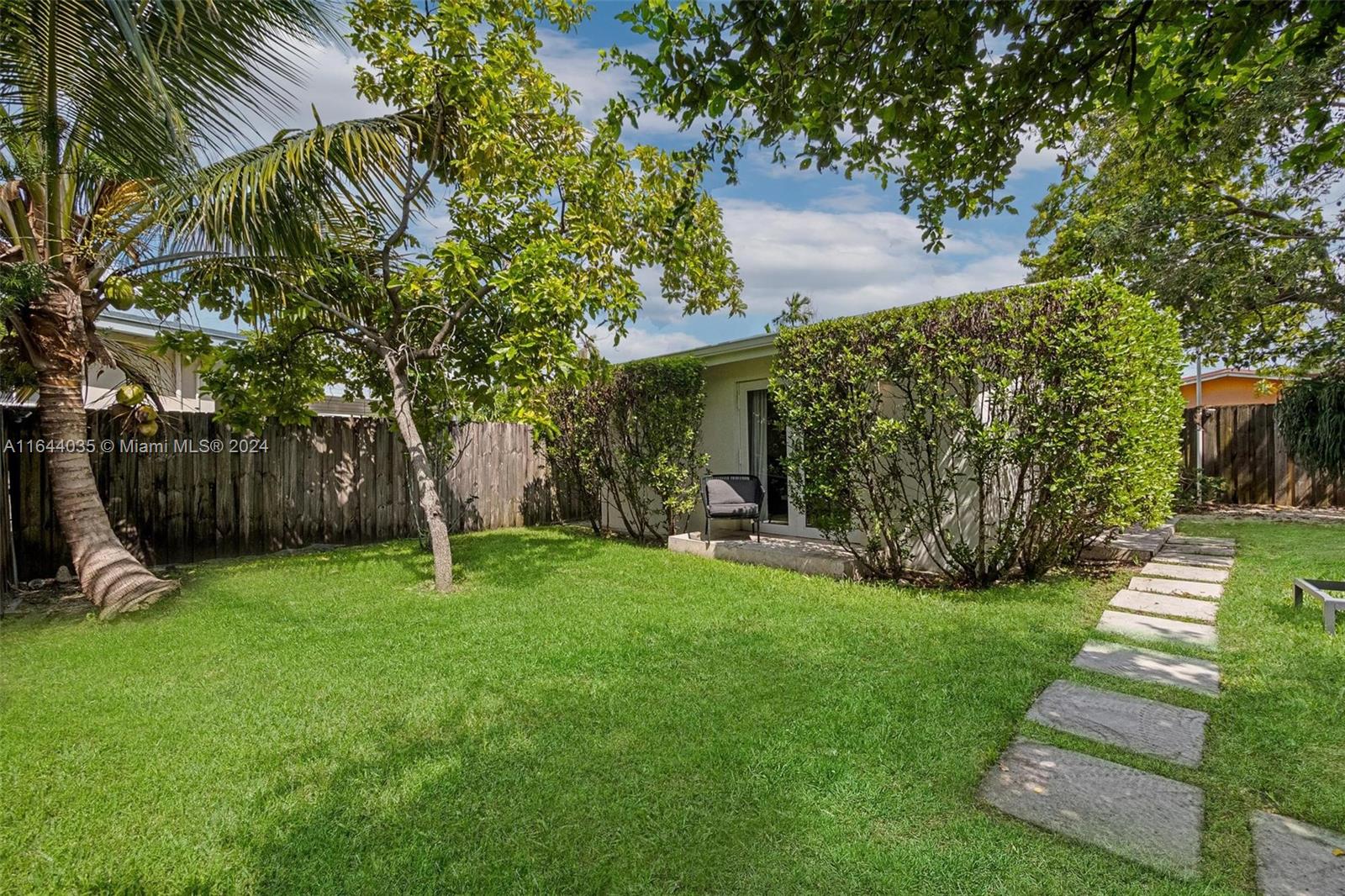 3142 SW 65th Ave