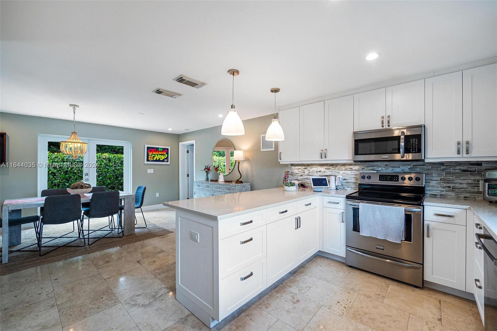 3142 SW 65th Ave