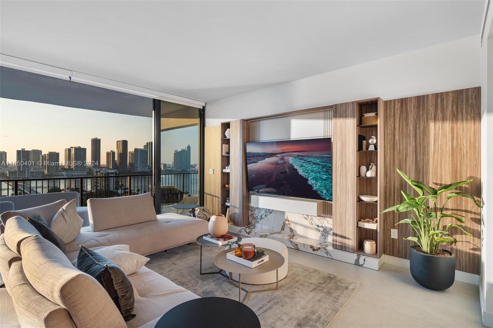 1000 Venetian Way # 1706