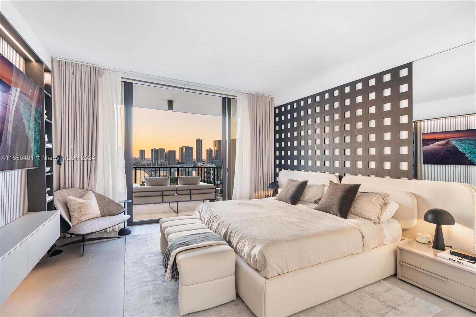 1000 Venetian Way # 1706