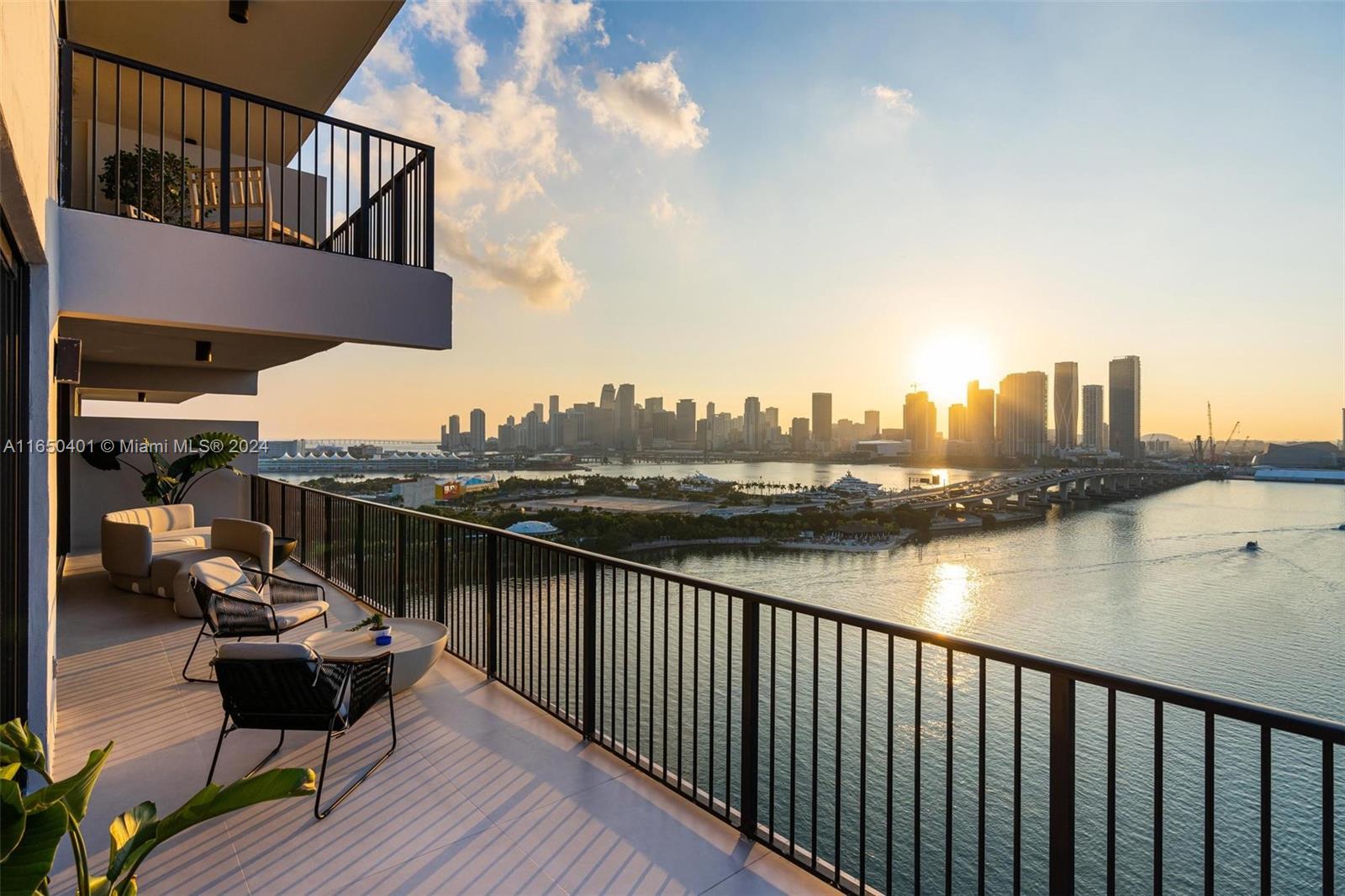 1000 Venetian Way # 1706
