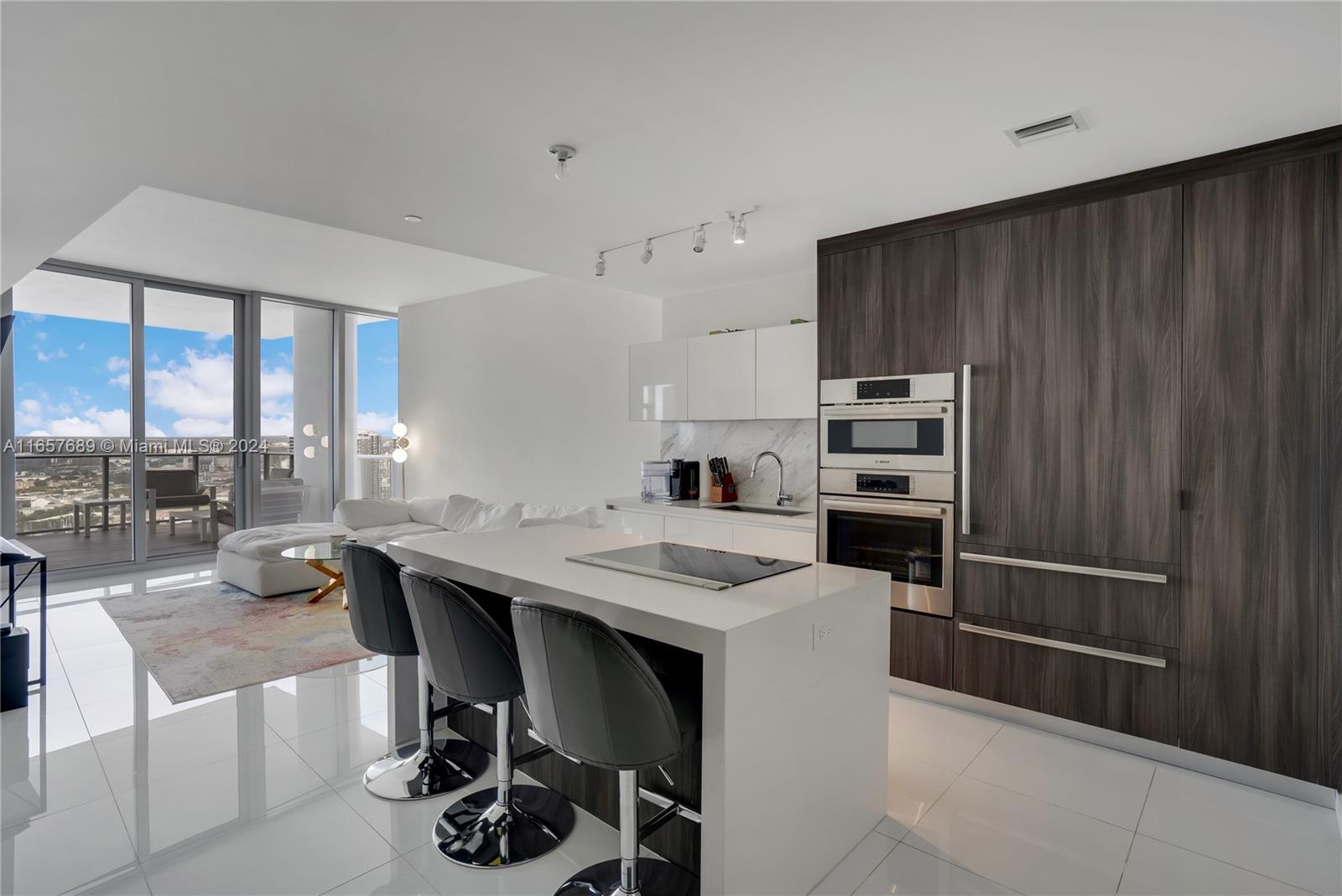 851 NE 1st Ave # 3200
