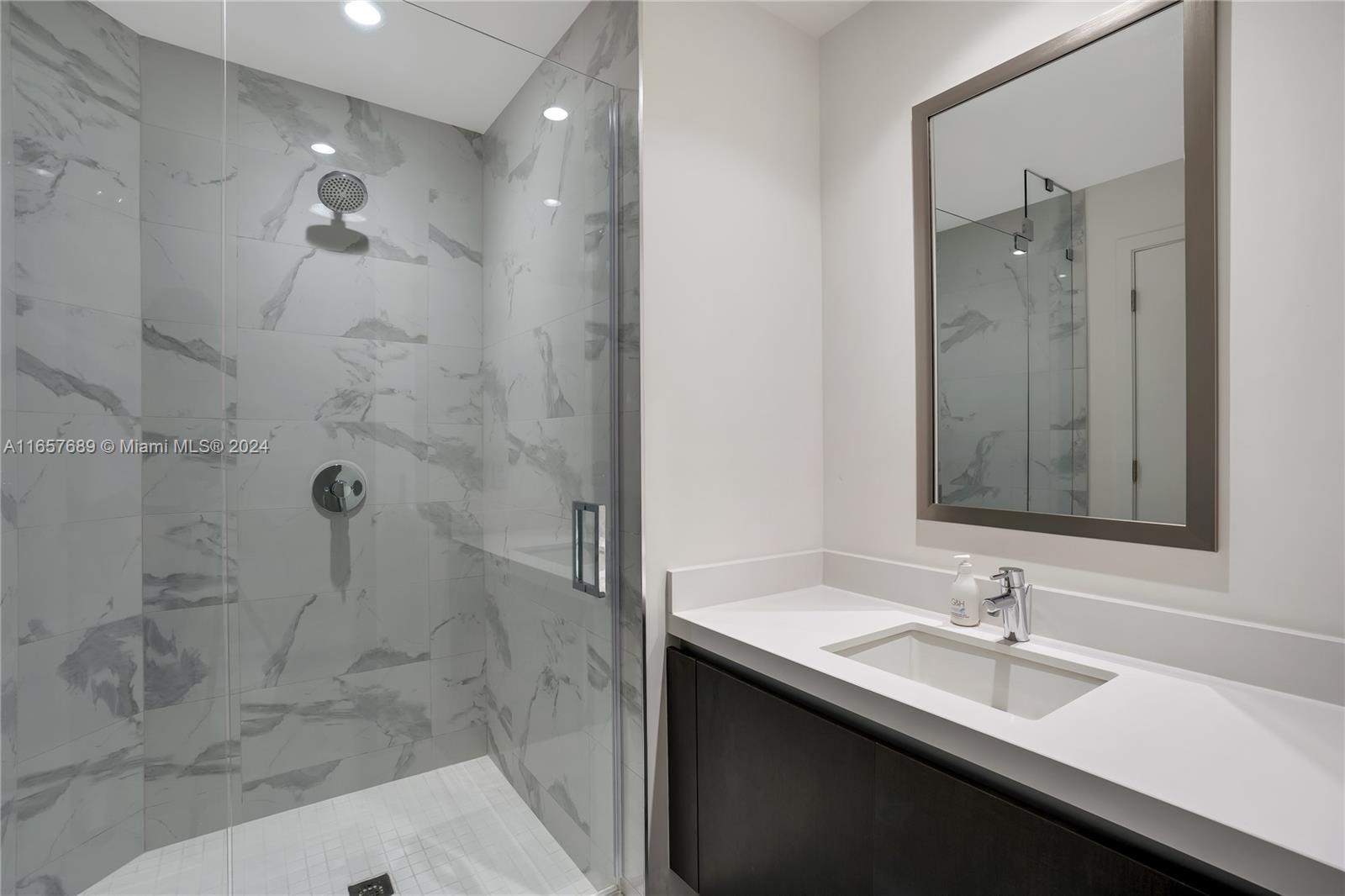 851 NE 1st Ave # 3200
