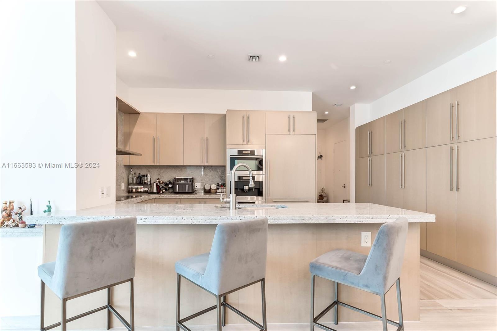 900 Brickell Key Blvd # 2305
