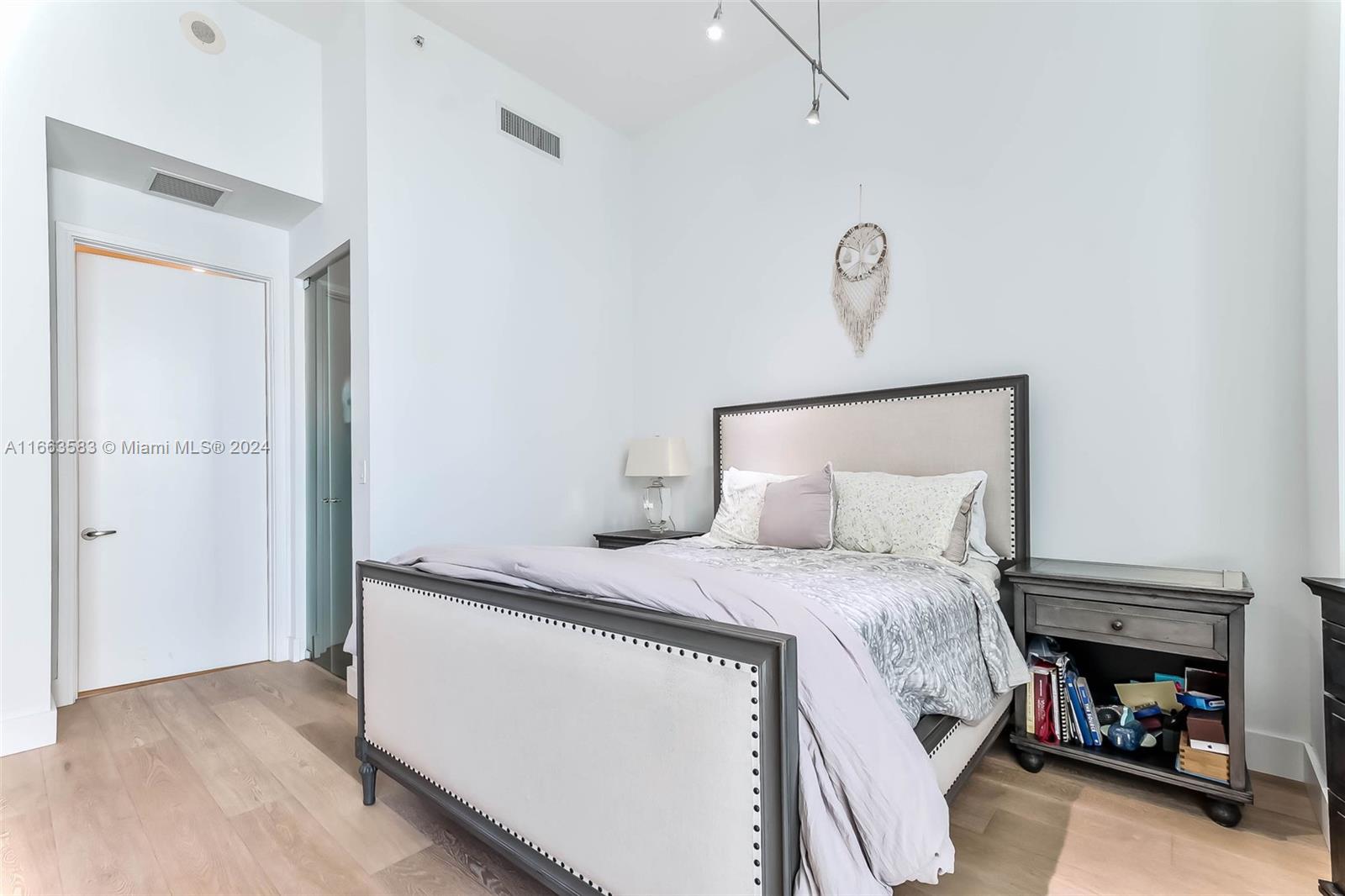 900 Brickell Key Blvd # 2305