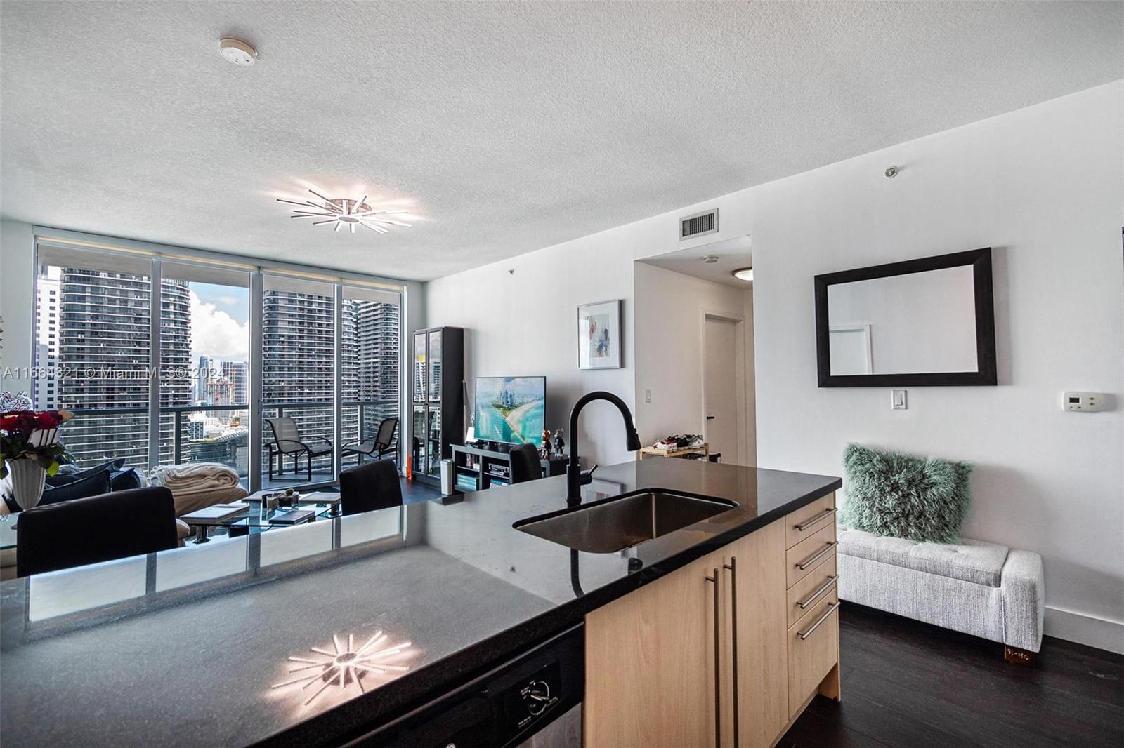 1111 SW 1st Ave Unit: 3722-N