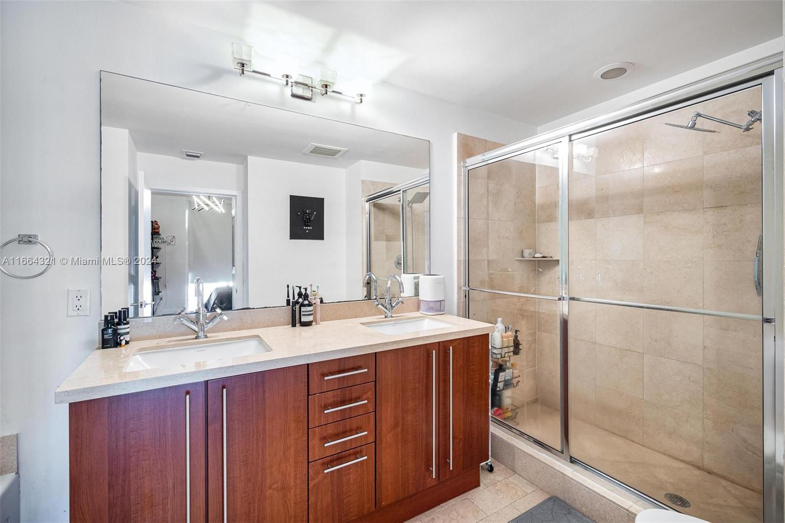 1111 SW 1st Ave Unit: 3722-N