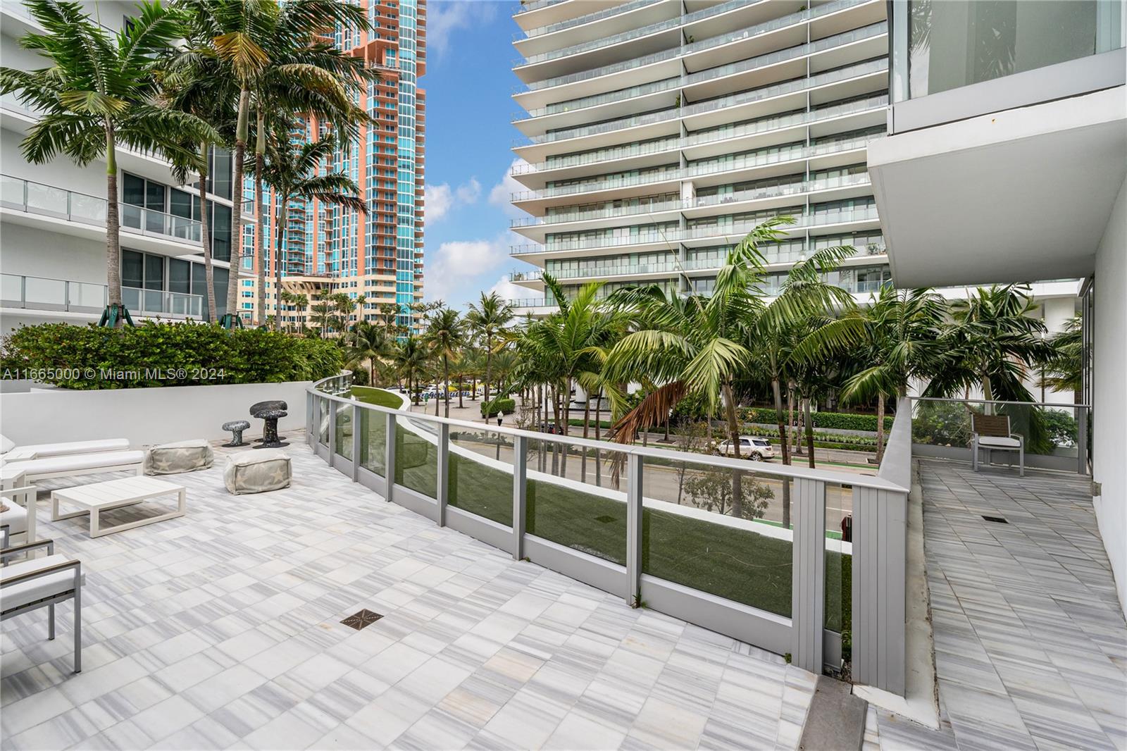 801 S Pointe Dr # 203