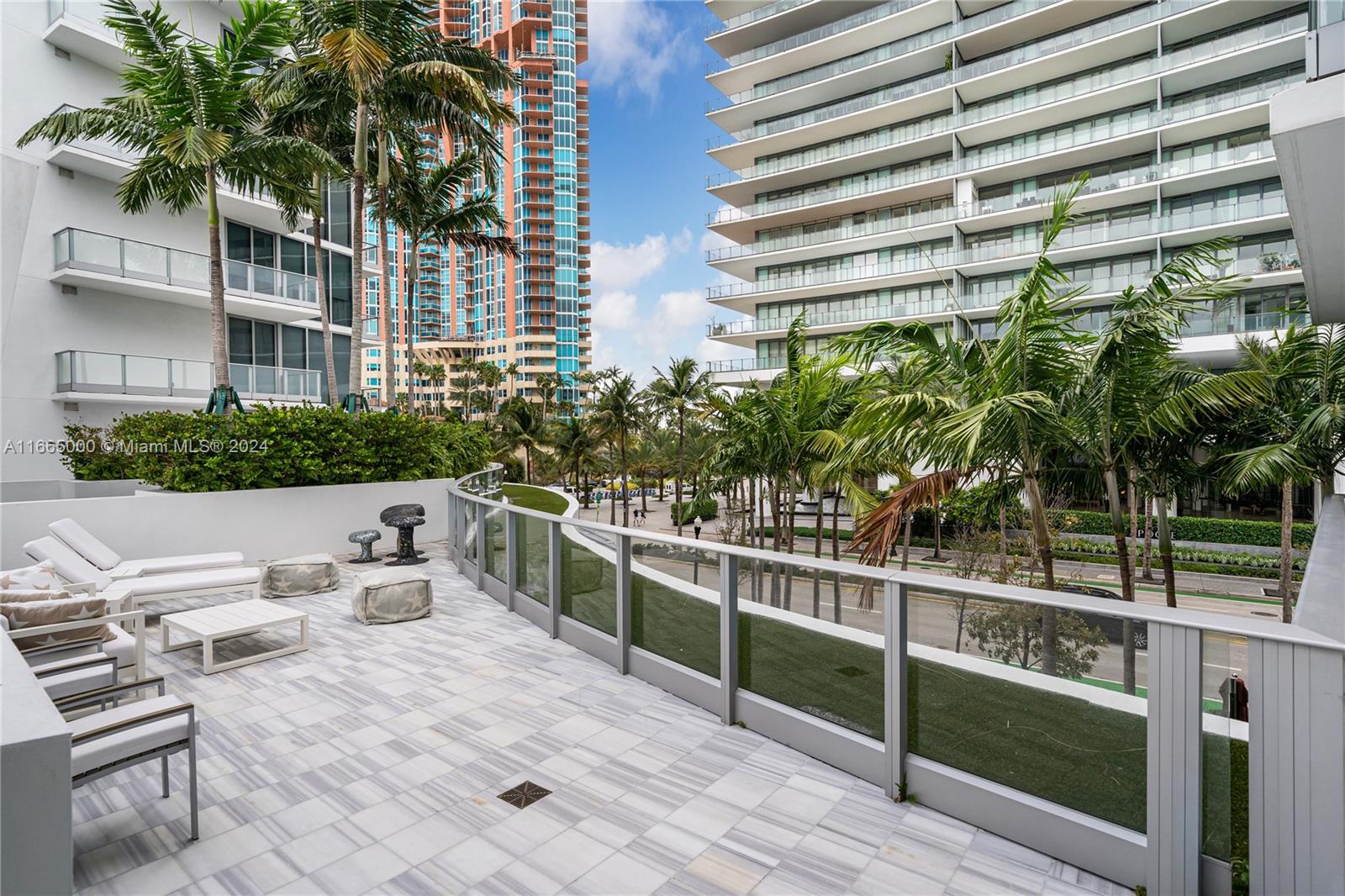 801 S Pointe Dr # 203