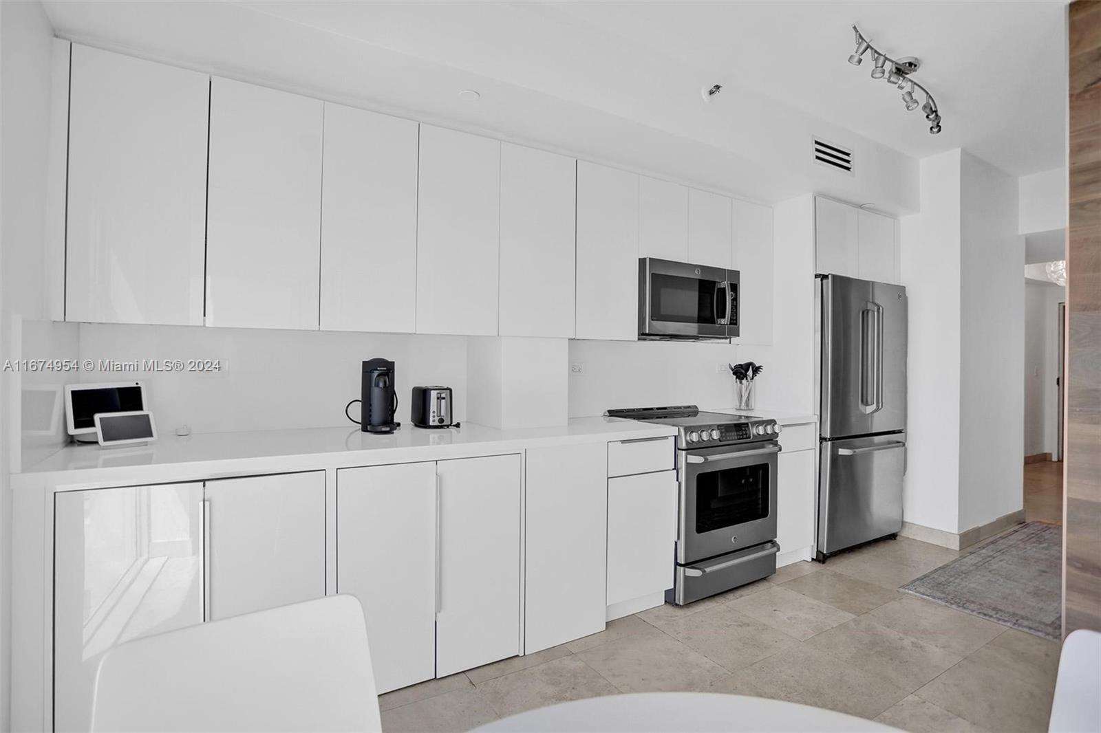 4201 Collins Ave # 2301