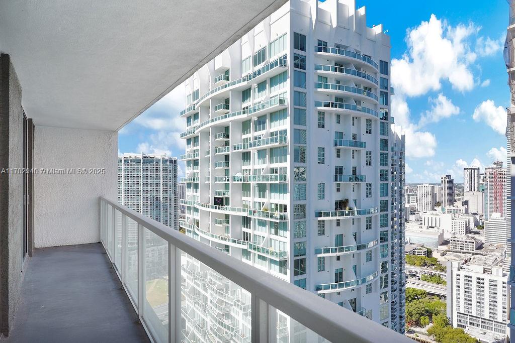 55 SE 6th St # 3703