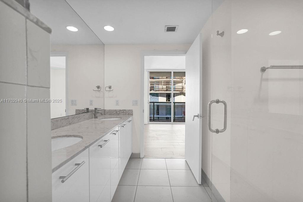 55 SE 6th St # 3703