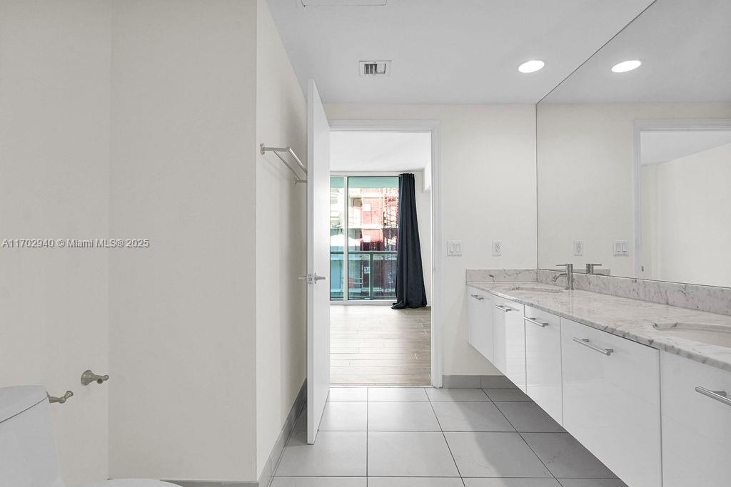 55 SE 6th St # 3703
