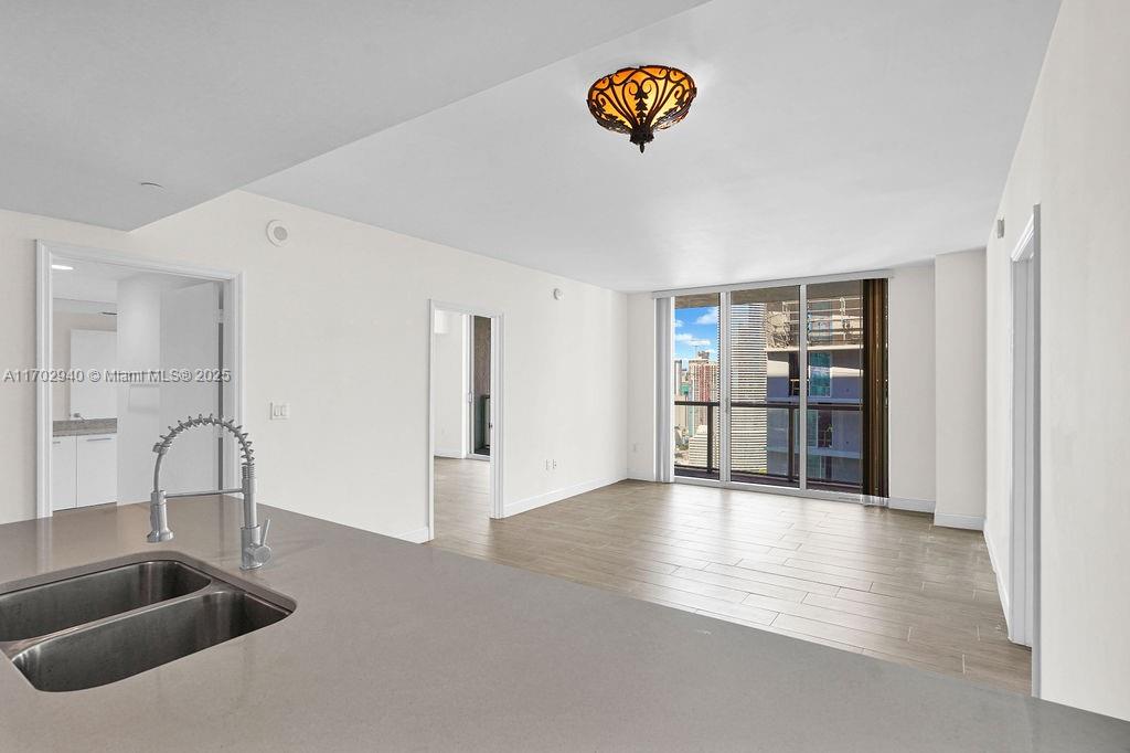 55 SE 6th St # 3703