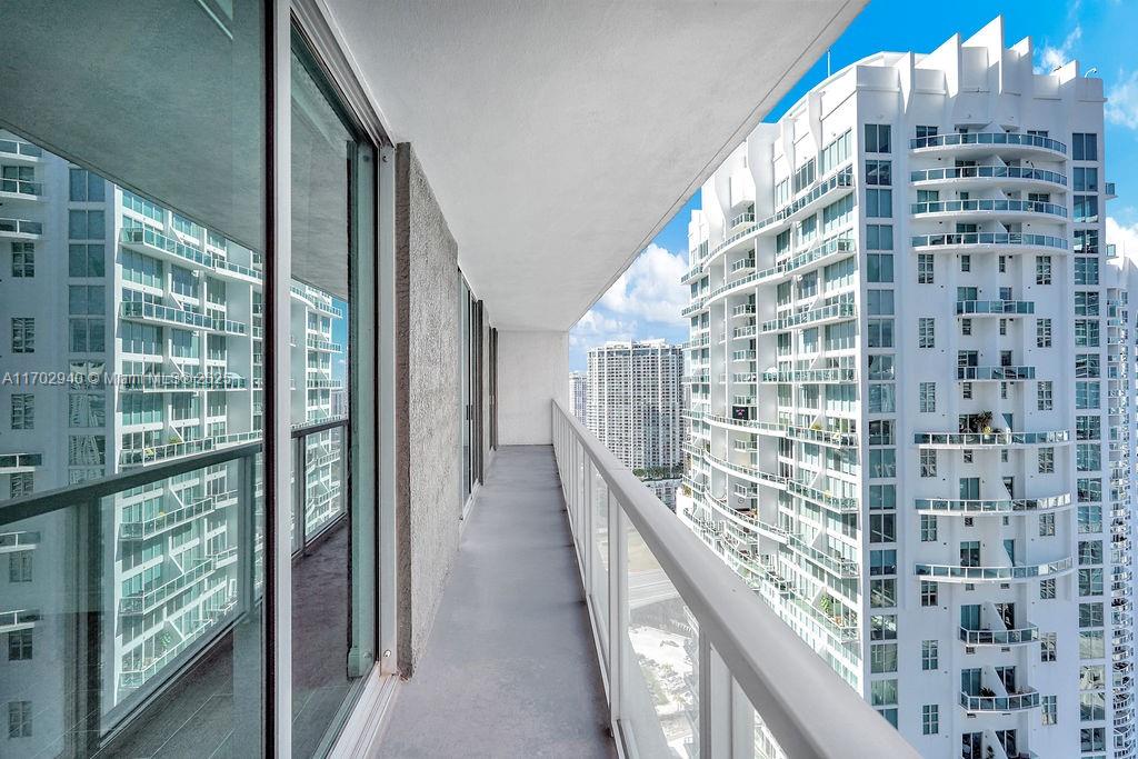 55 SE 6th St # 3703